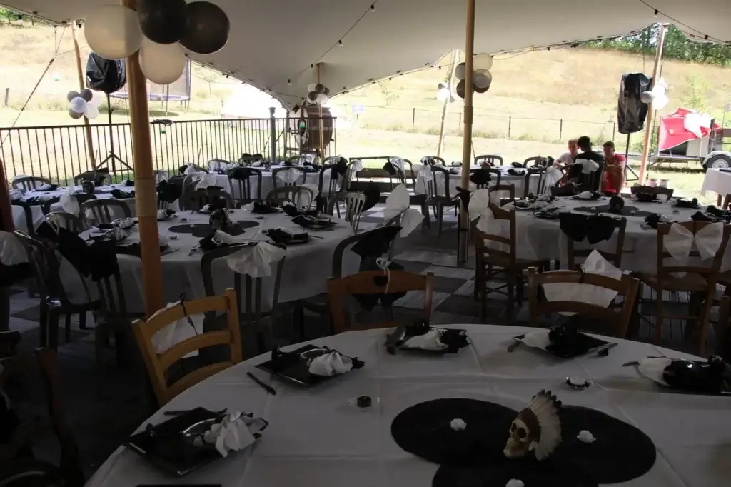 restauration activite hebergement Clos des Garrigues lieu atypique mariage location salle de mariage montauban louer pour mariage eco responsable evenements